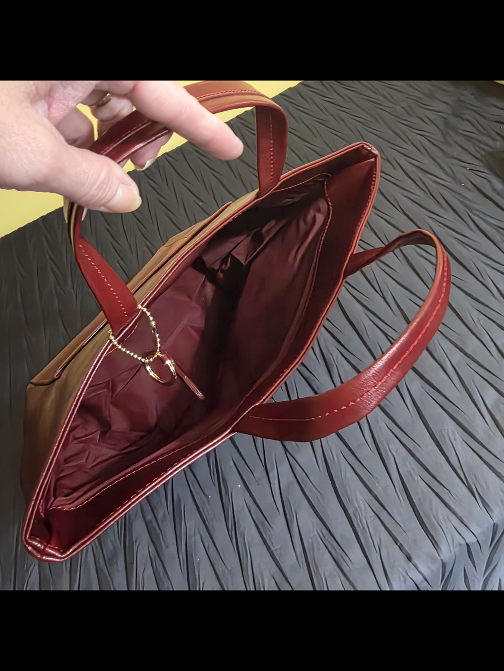 Estee Lauder Red Tote with Star Charm - Picture 5 of 10